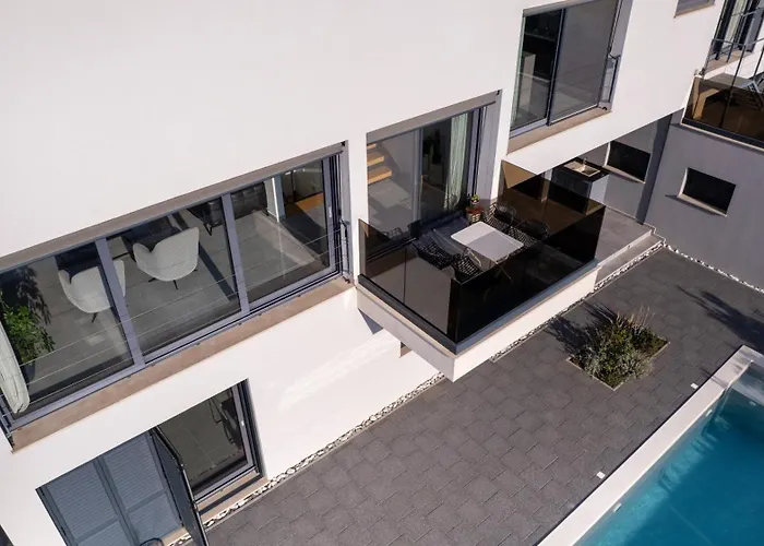 Mulo Nyaraló Zečevo